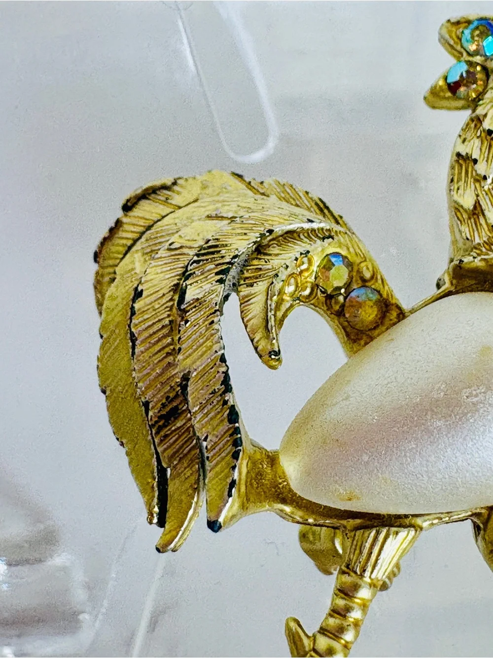 BROOCH: Gold Plated Rooster w/Pearl Center, Vintage. EUC